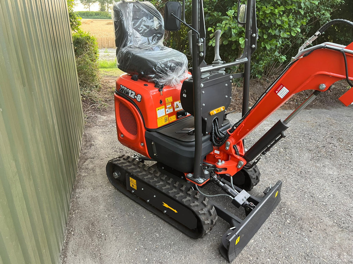 Rhinoceros XN12-8 (1200kg) 3-cilinder Kubota diesel